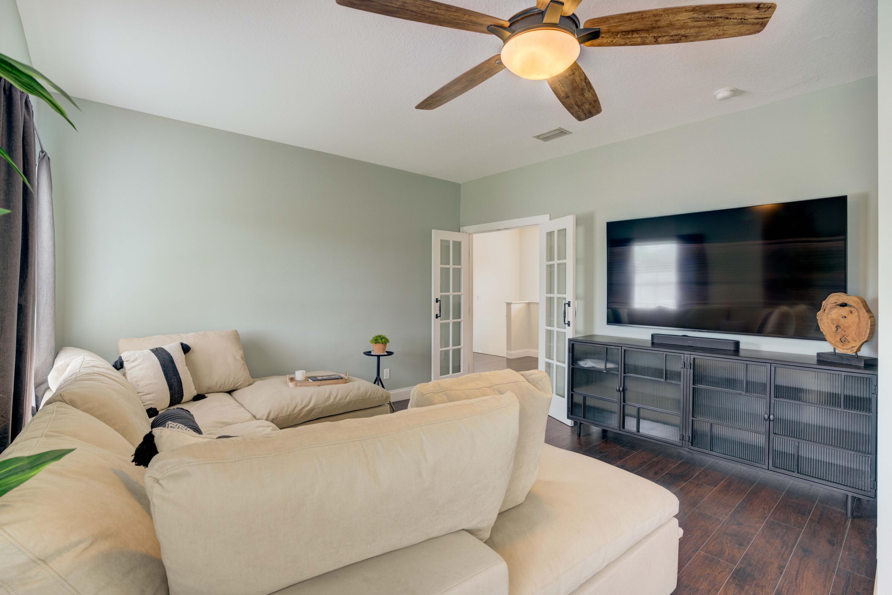 RIO VISTA OF ISLAND SHORES - Residential Lease