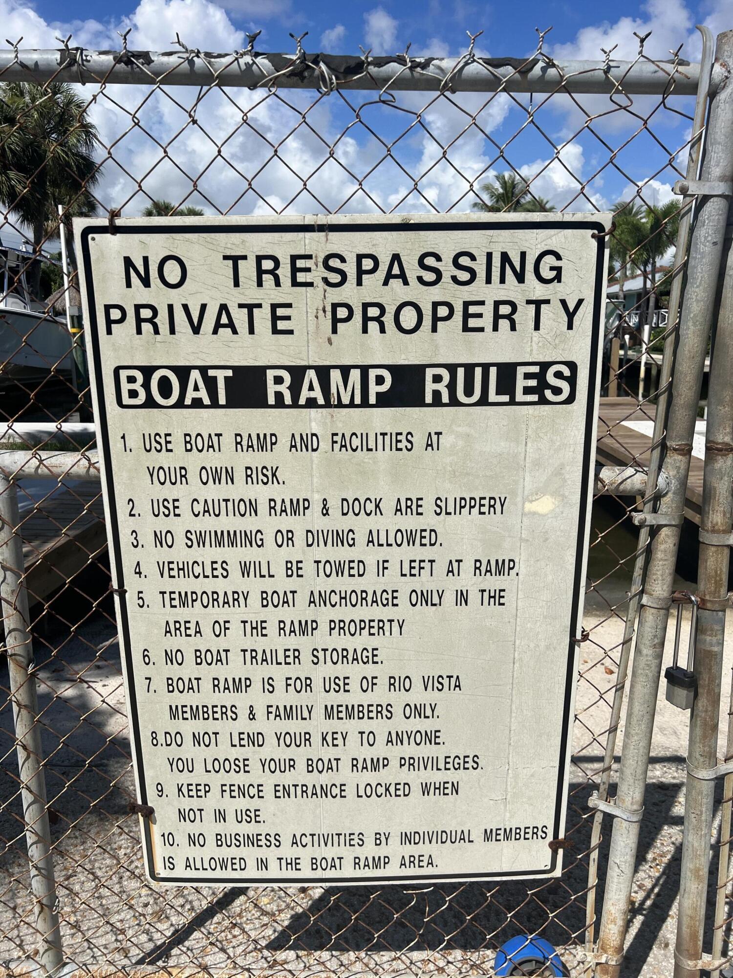 RIO VISTA OF ISLAND SHORES - Residential Lease