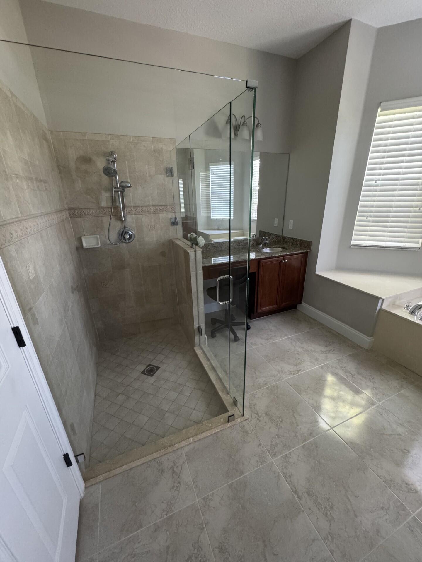 RIO VISTA OF ISLAND SHORES - Residential Lease