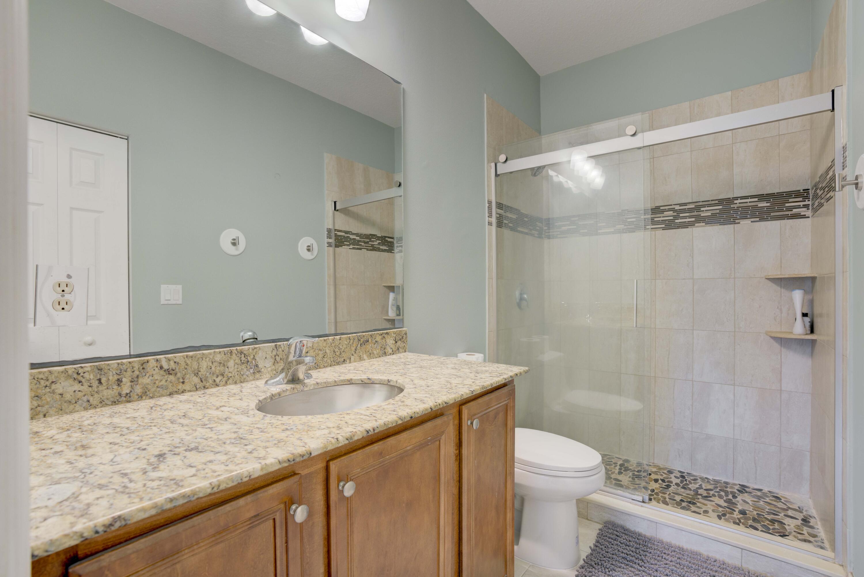 RIO VISTA OF ISLAND SHORES - Residential Lease