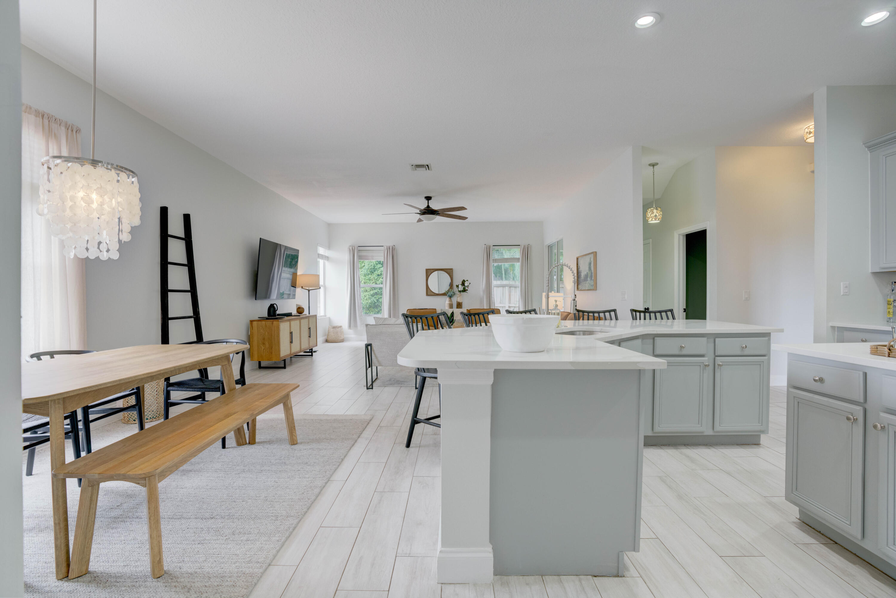 RIO VISTA OF ISLAND SHORES - Residential Lease