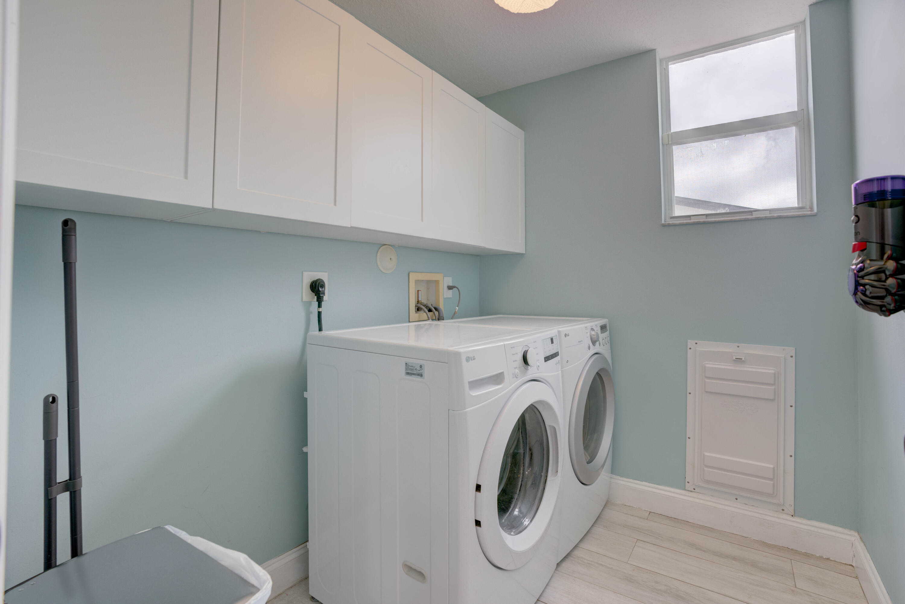 RIO VISTA OF ISLAND SHORES - Residential Lease