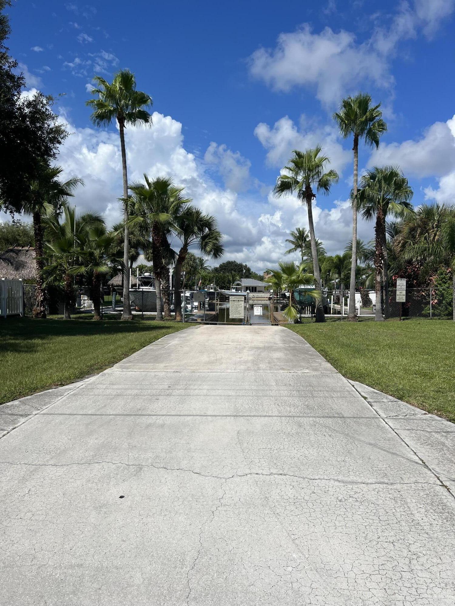 RIO VISTA OF ISLAND SHORES - Residential Lease
