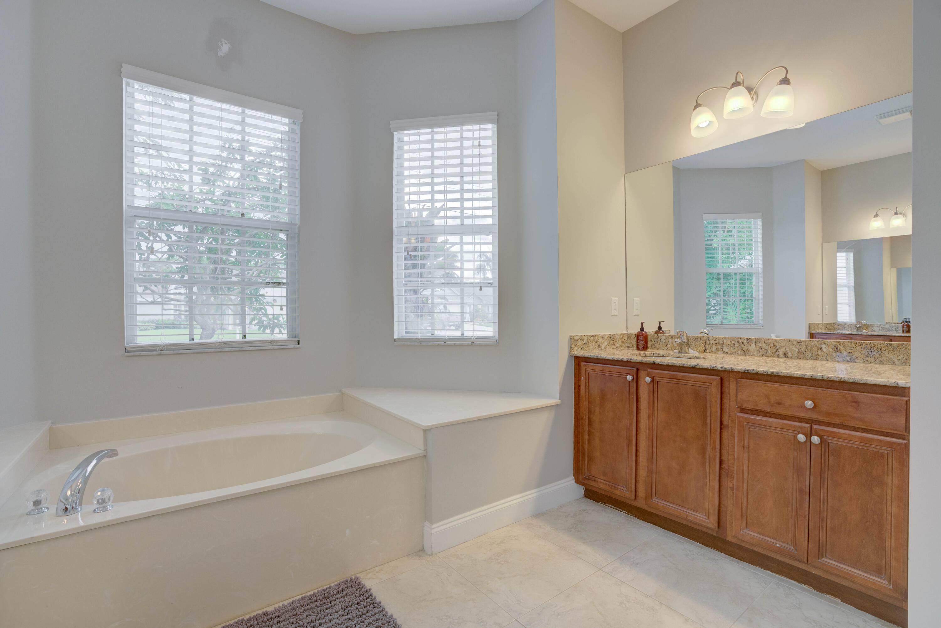 RIO VISTA OF ISLAND SHORES - Residential Lease