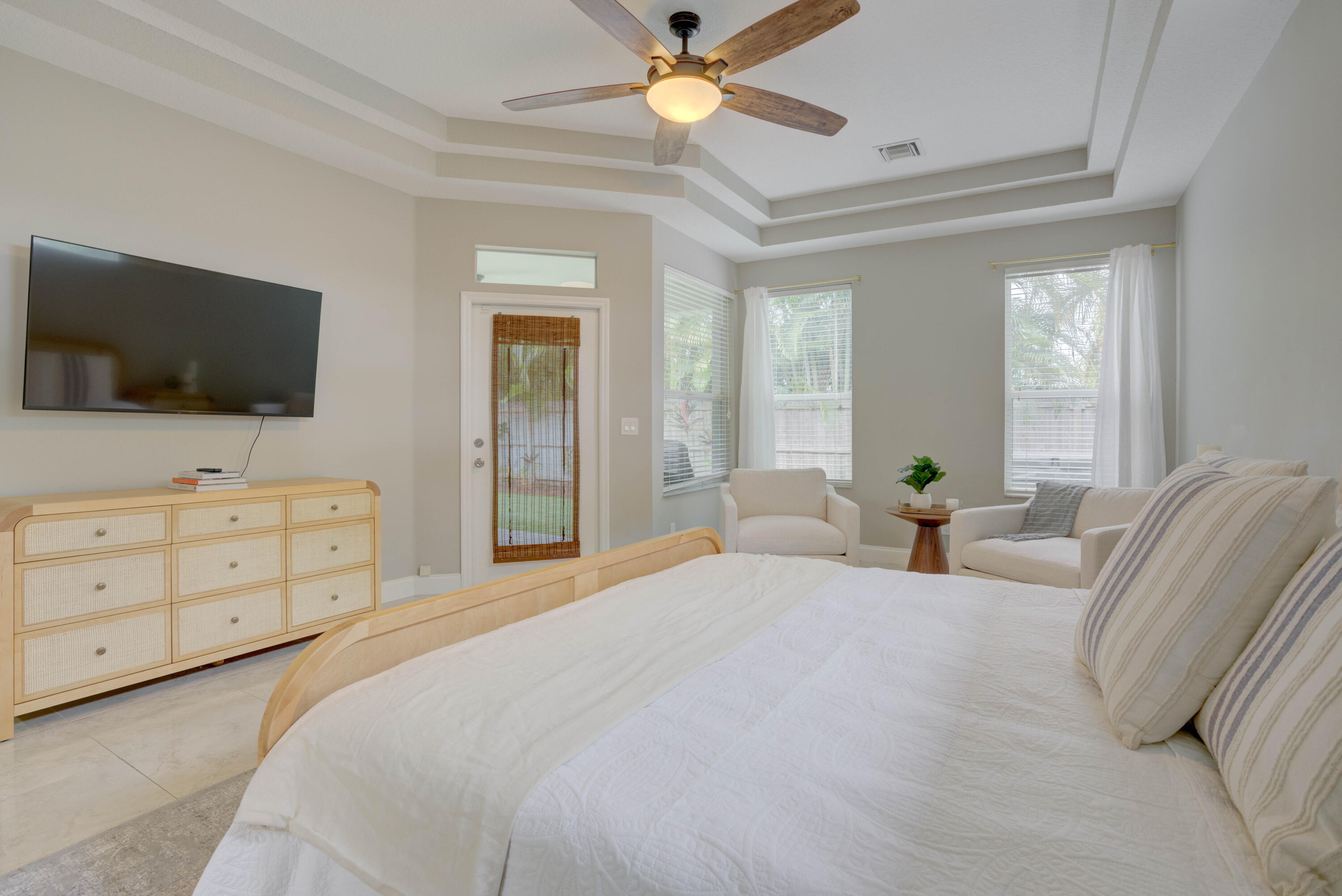 RIO VISTA OF ISLAND SHORES - Residential Lease