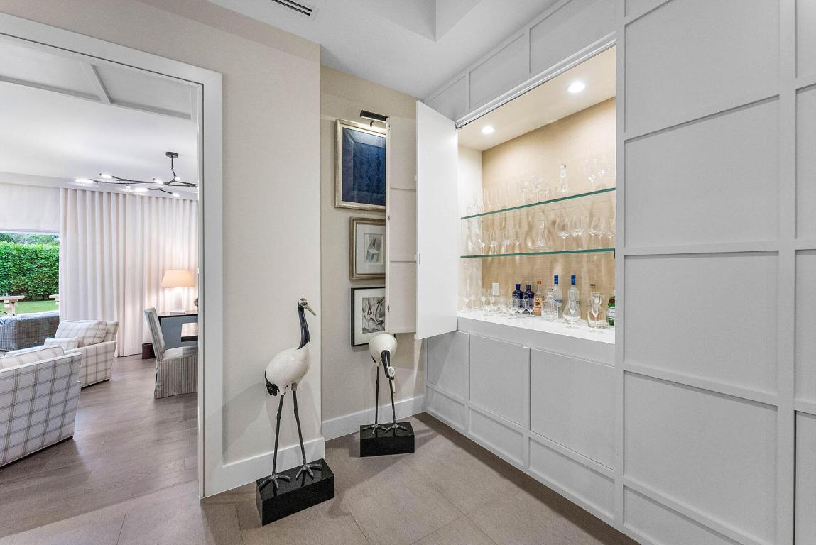 ROYAL PALM YACHT & COUNTRY CLUB - Residential