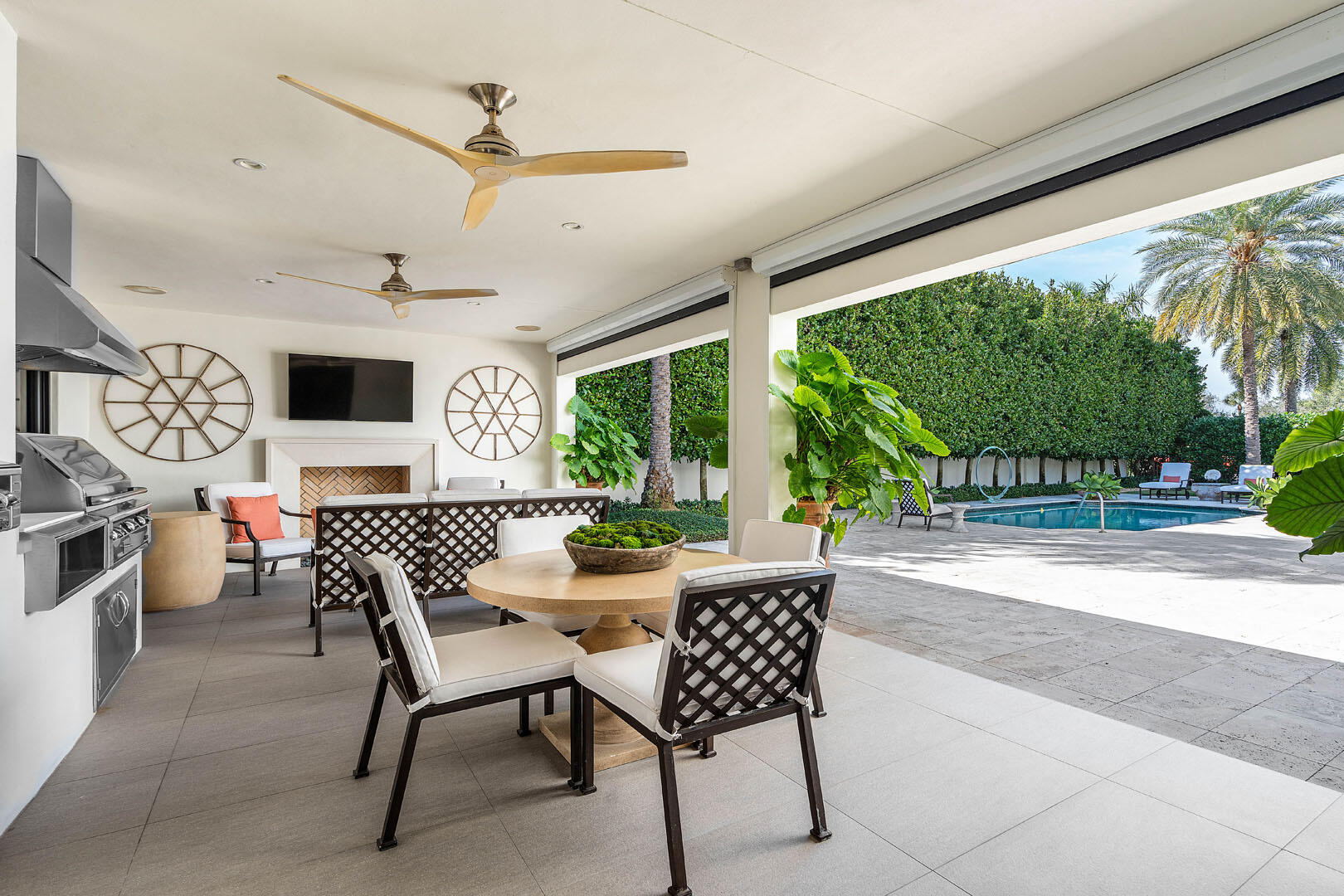 ROYAL PALM YACHT & COUNTRY CLUB - Residential