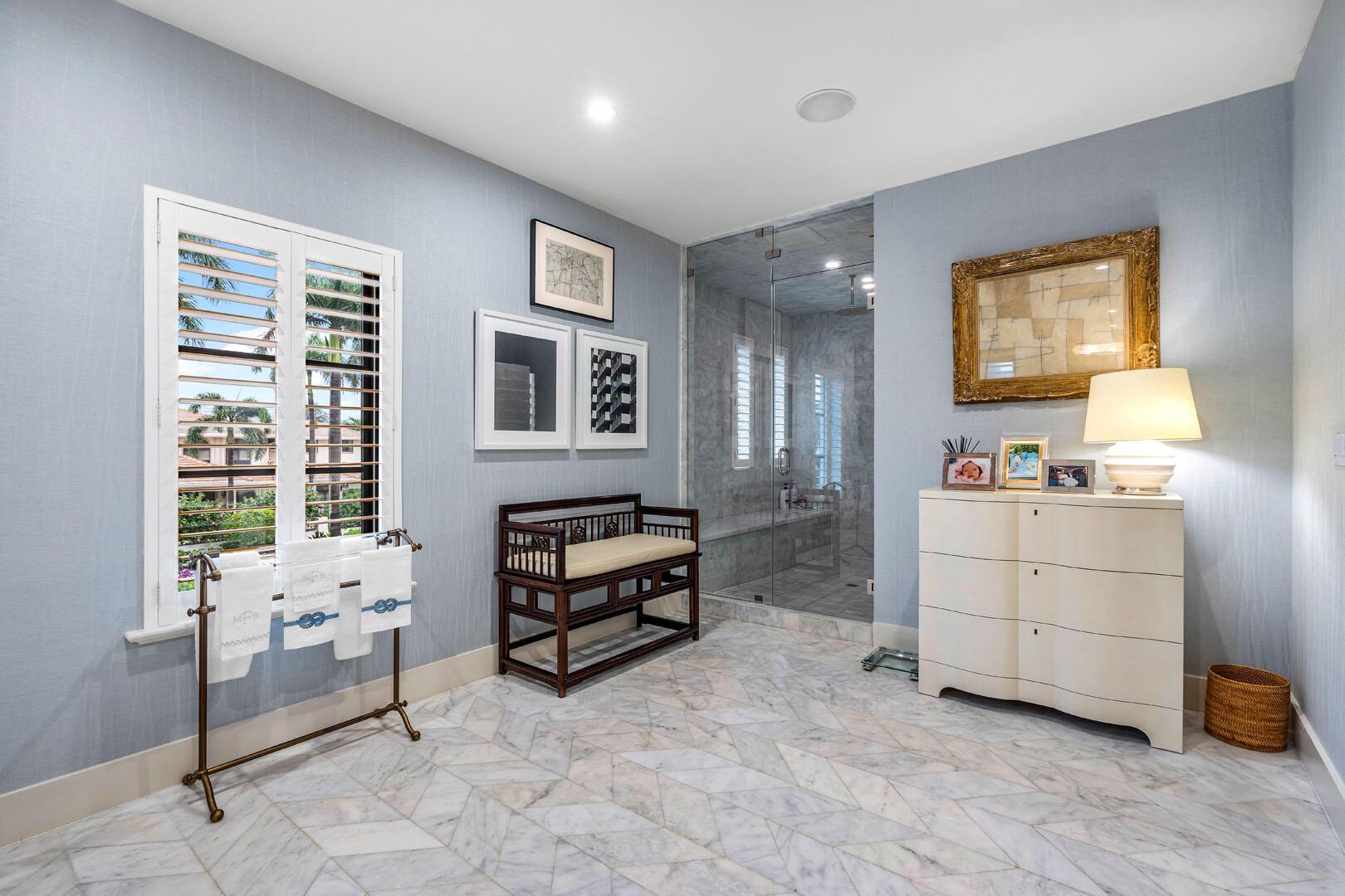 ROYAL PALM YACHT & COUNTR - Residential