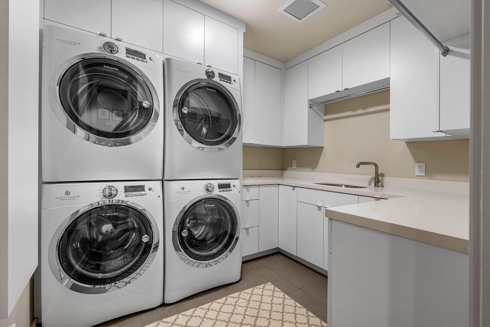 ROYAL PALM YACHT & COUNTR - Residential