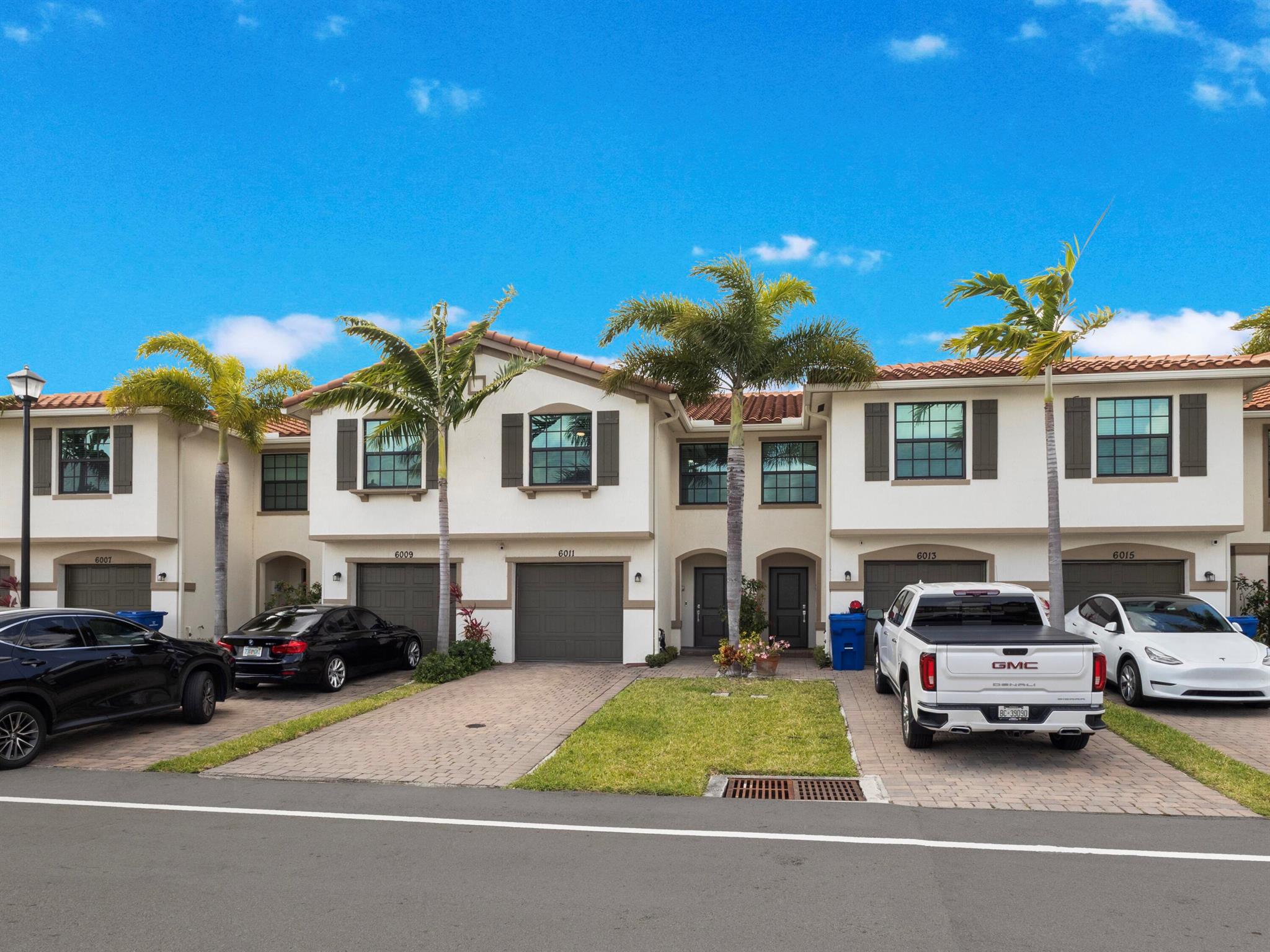 6011 Woods Edge Circle