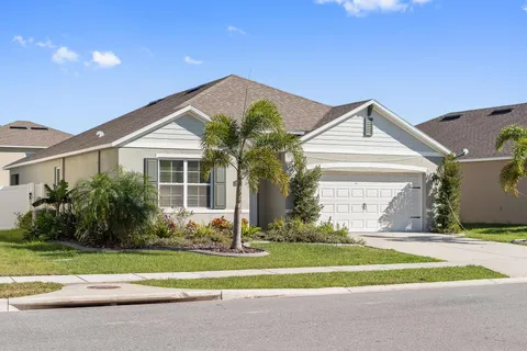 663 Squires Grove Drive, Winter Haven, FL MLS: R11049922