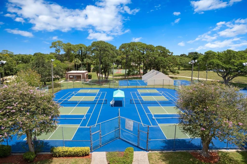 Photo of 2204 22nd Lane #2204, Palm Beach Gardens, FL 33418 (MLS # R11002980)