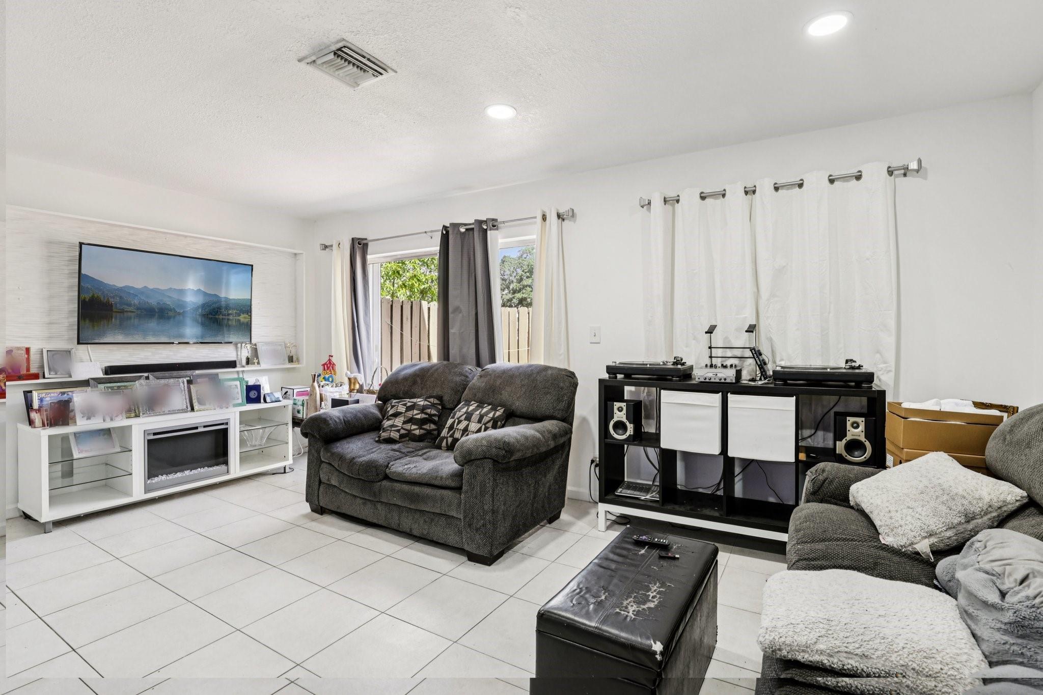 Woodland Cove 131-20 B - Residential Lease