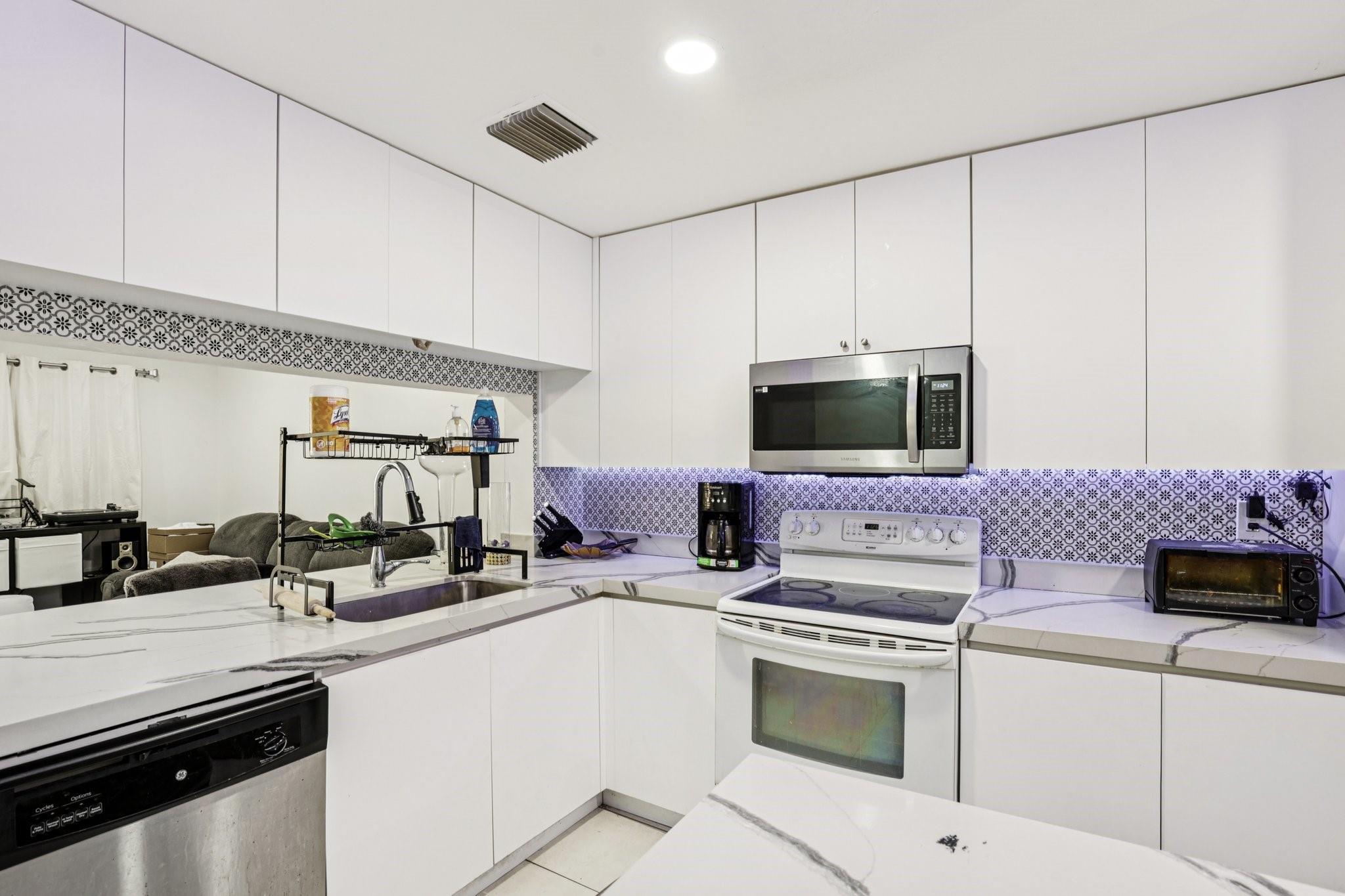 Woodland Cove 131-20 B - Residential Lease