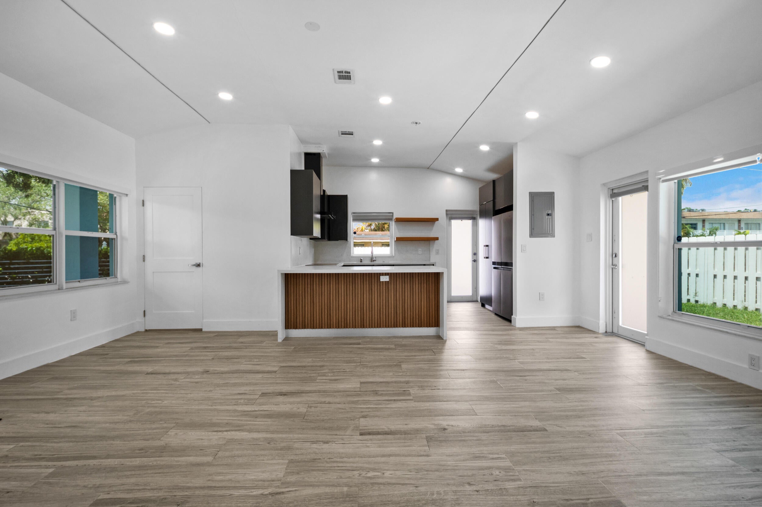 245 SW 20TH Street
