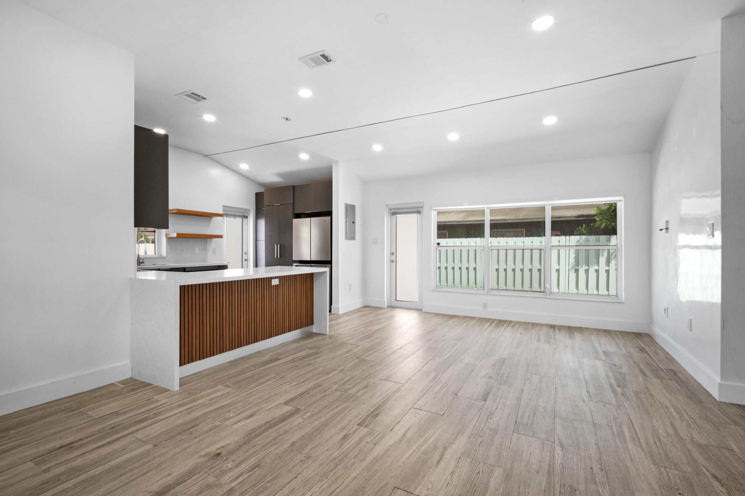 245 SW 20TH Street