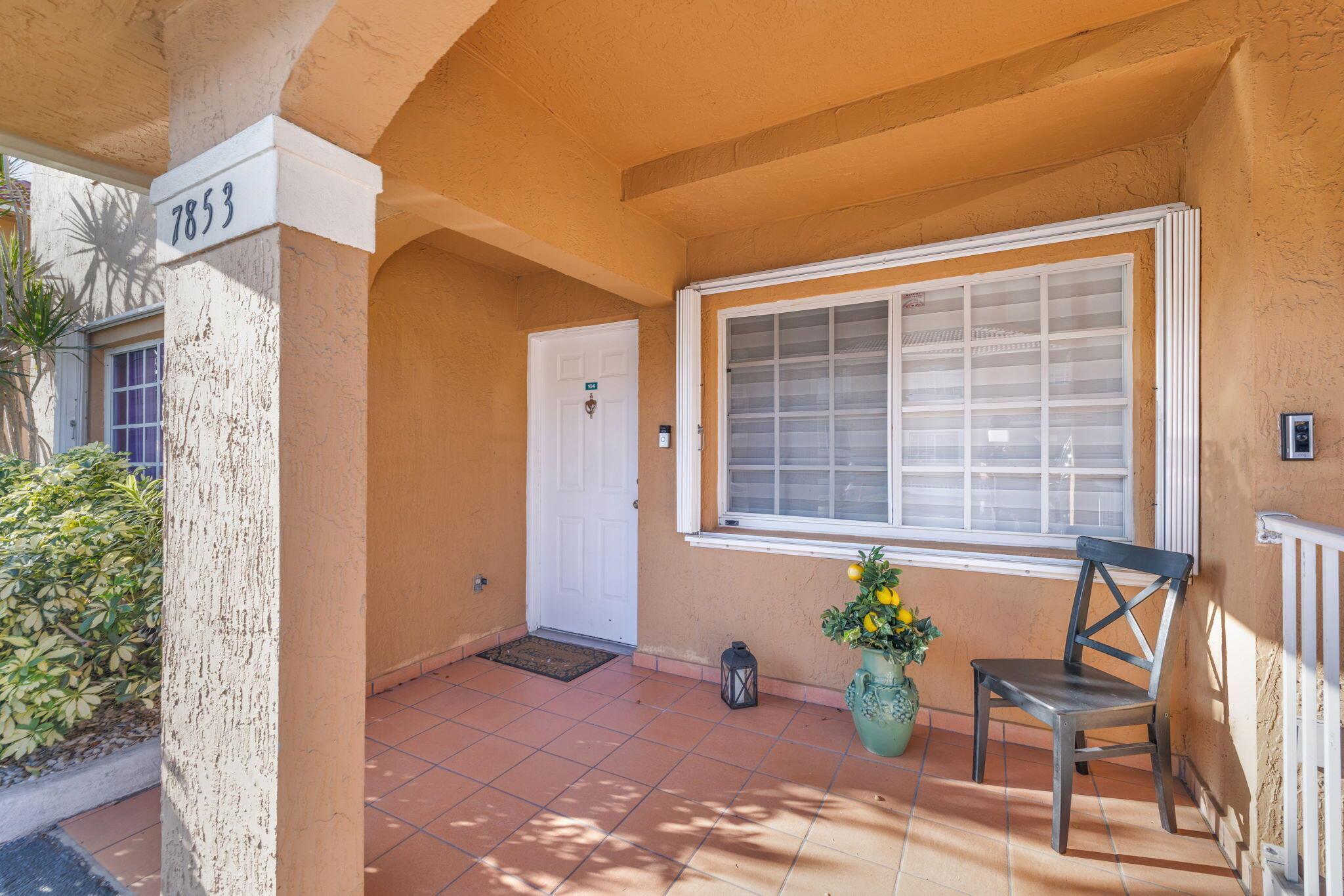 7853 W 36th Avenue 104, Hialeah, FL, 33018/$370,000 2 7853 W 36th Avenue 104