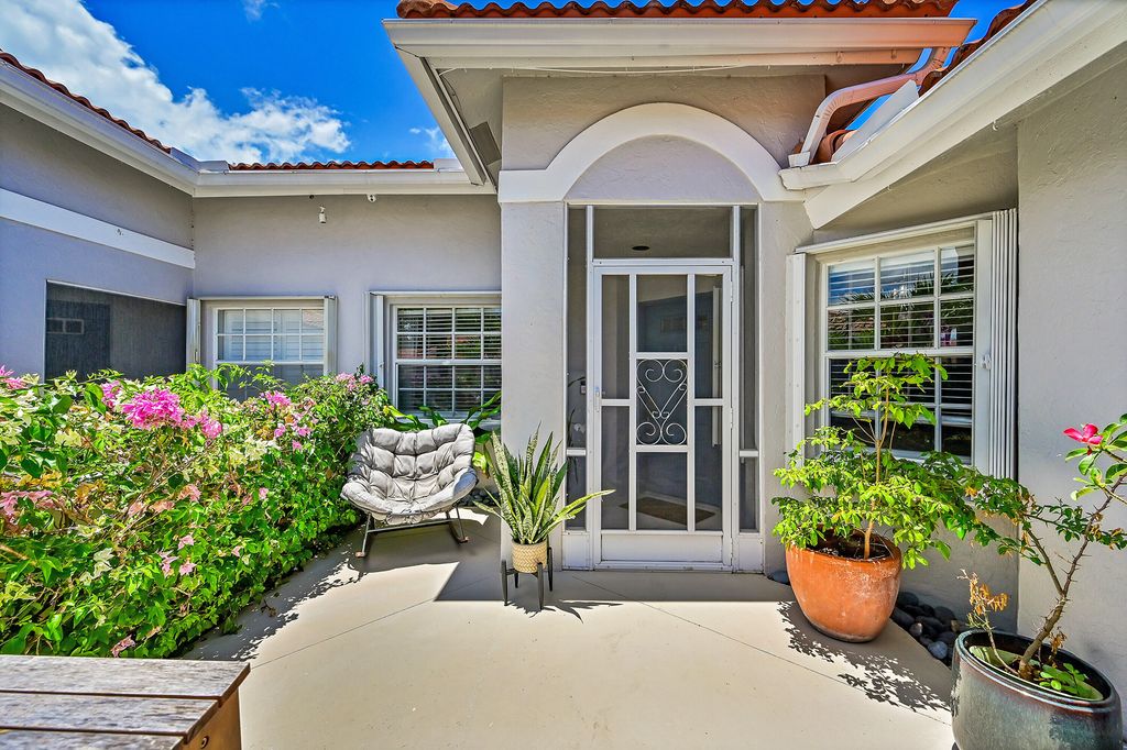 Photo of 8039 Summer Shores Drive, Delray Beach, FL 33446 (MLS # R10993993)