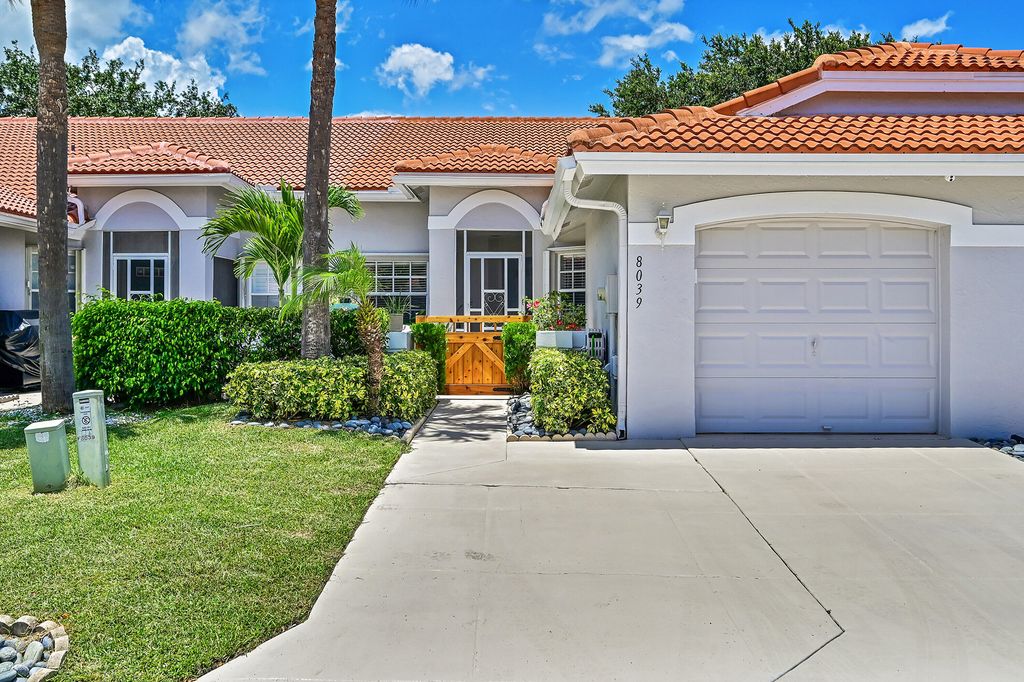 Photo of 8039 Summer Shores Drive, Delray Beach, FL 33446 (MLS # R10993993)