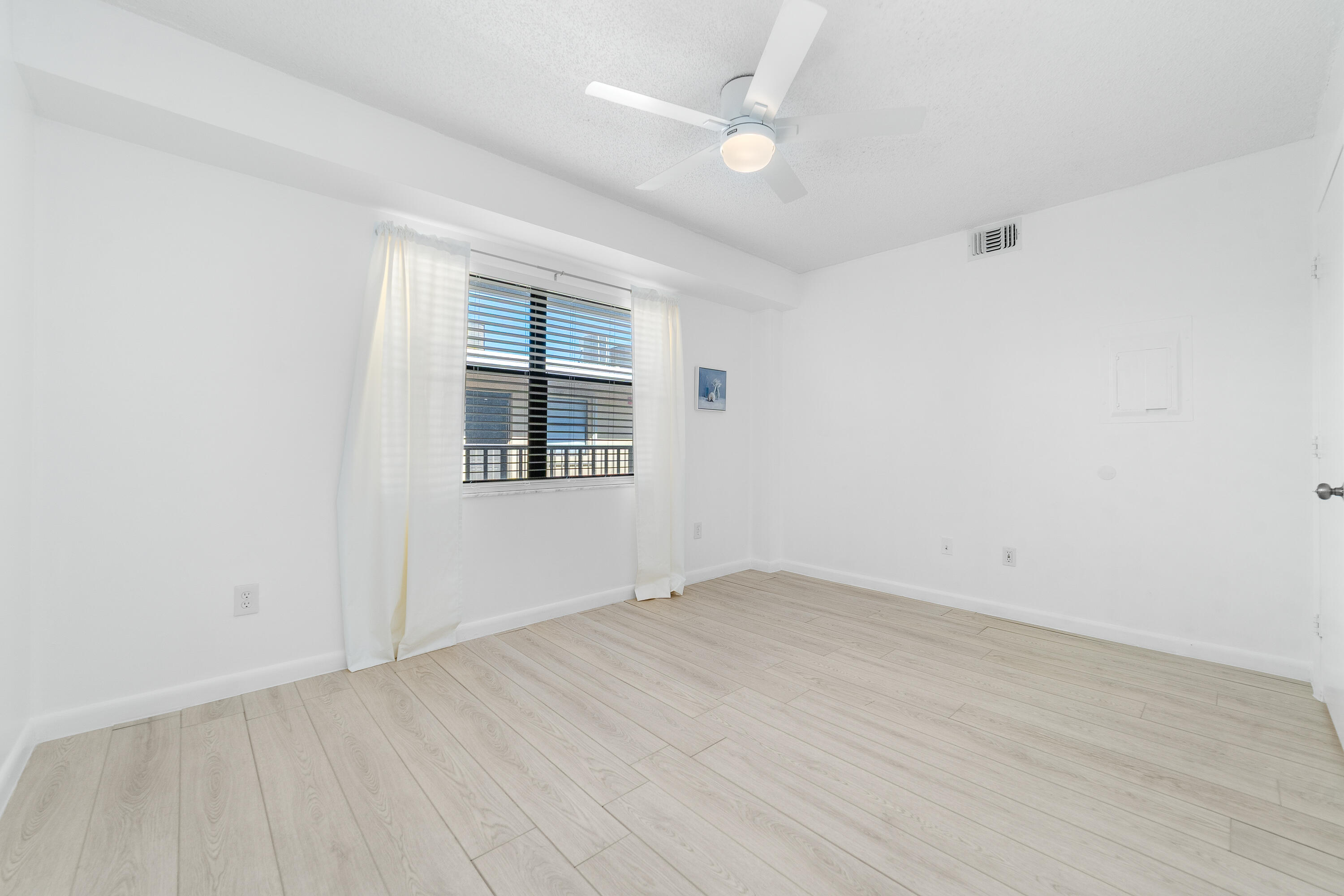 HIDDEN HARBOUR OF THE PALM BEACHES CONDO - Residential