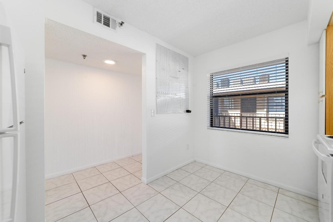 HIDDEN HARBOUR OF THE PALM BEACHES CONDO - Residential