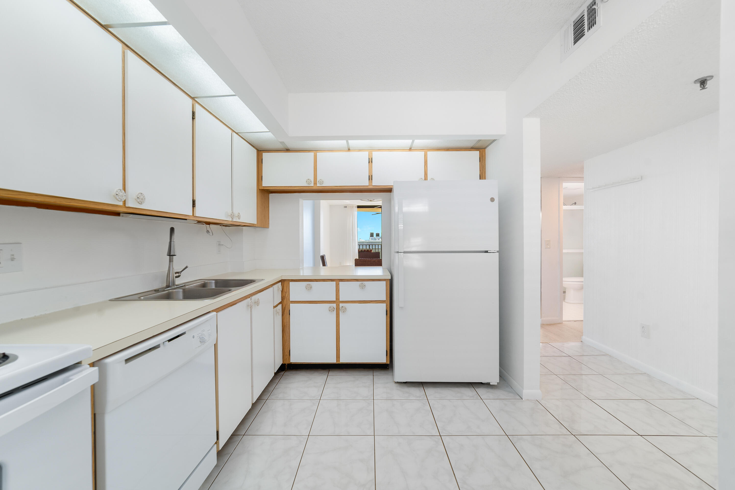 HIDDEN HARBOUR OF THE PALM BEACHES CONDO - Residential