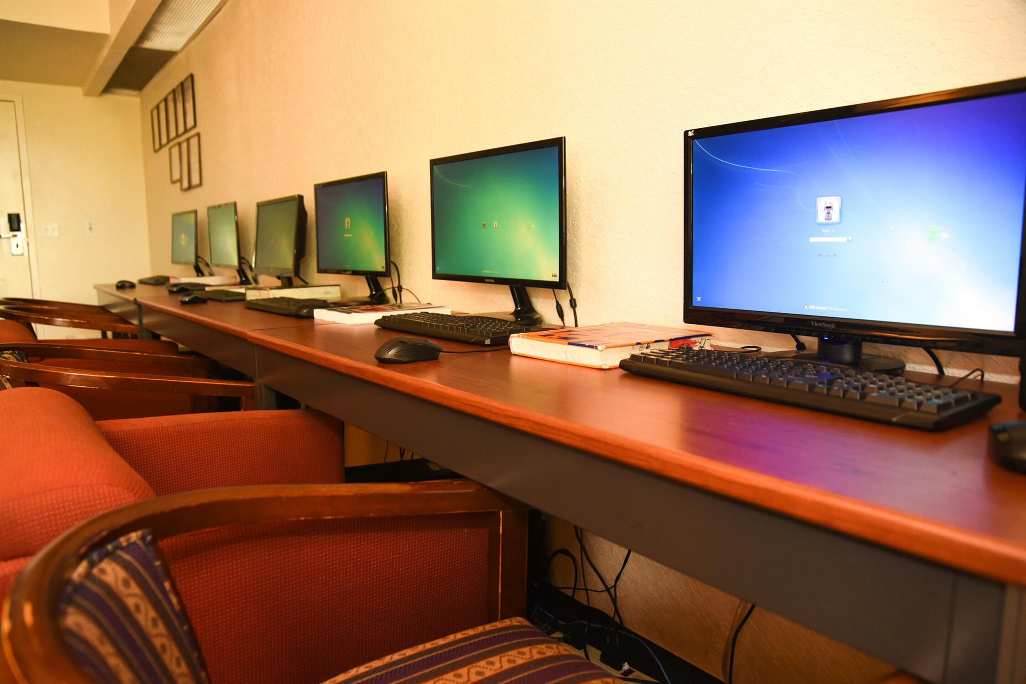 HY-CREST CENTER - Commercial Sale