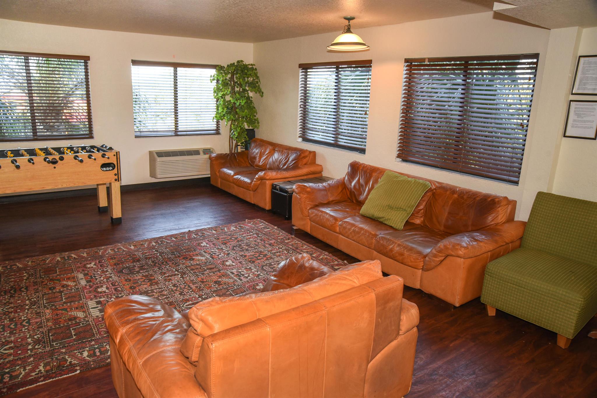 HY-CREST CENTER - Commercial Sale