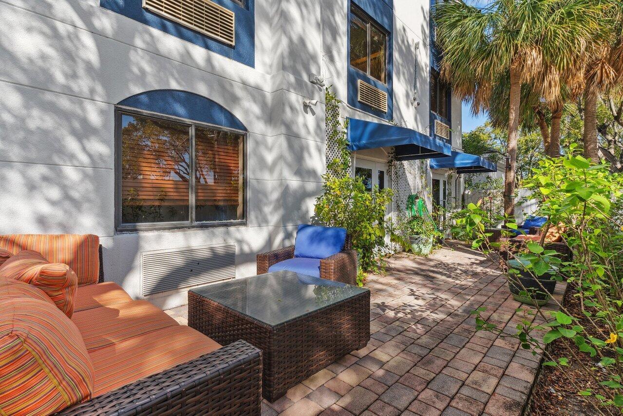 HY-CREST CENTER - Commercial Sale