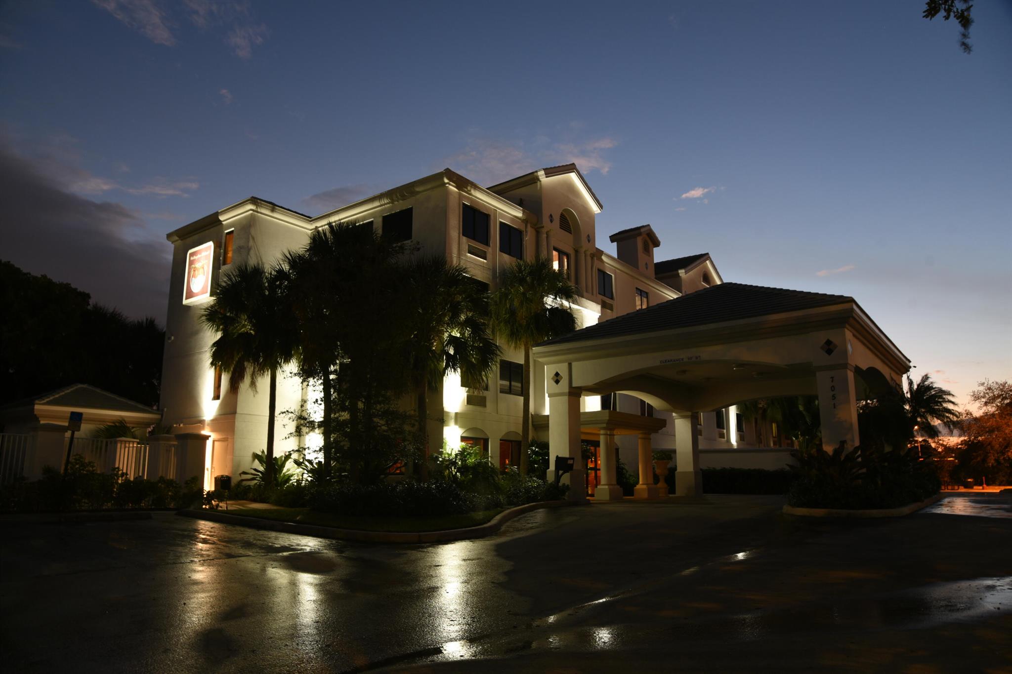 HY-CREST CENTER - Commercial Sale