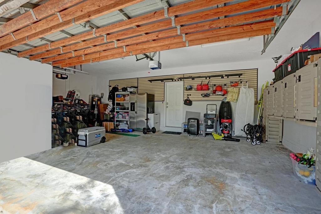 SAPPHIRE POINTE - DIAMOND LAKE - Residential