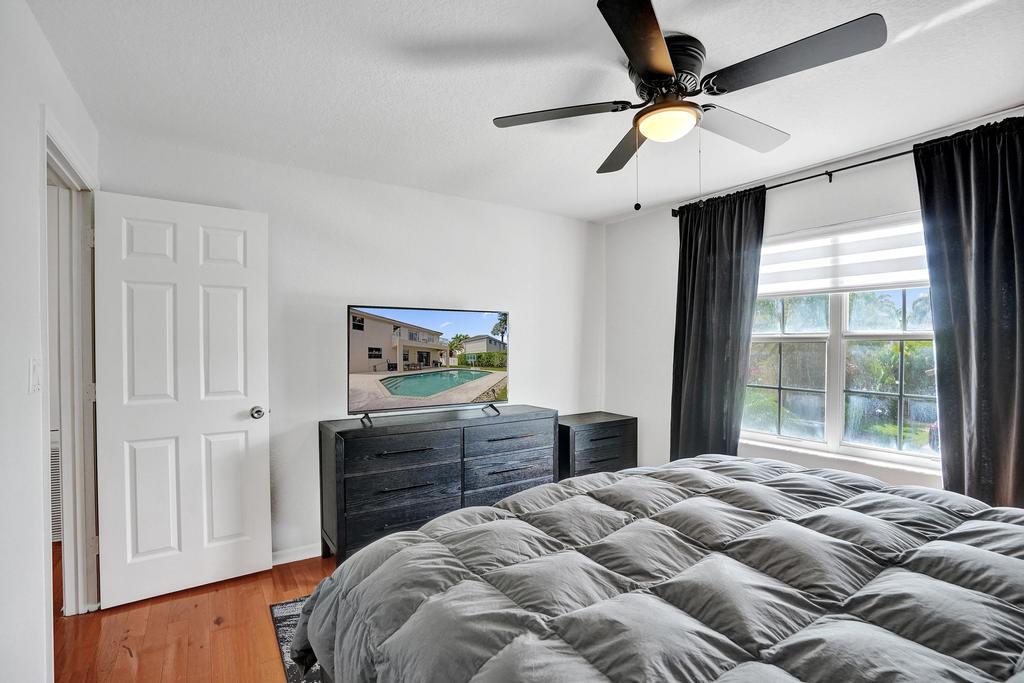 SAPPHIRE POINTE - DIAMOND LAKE - Residential