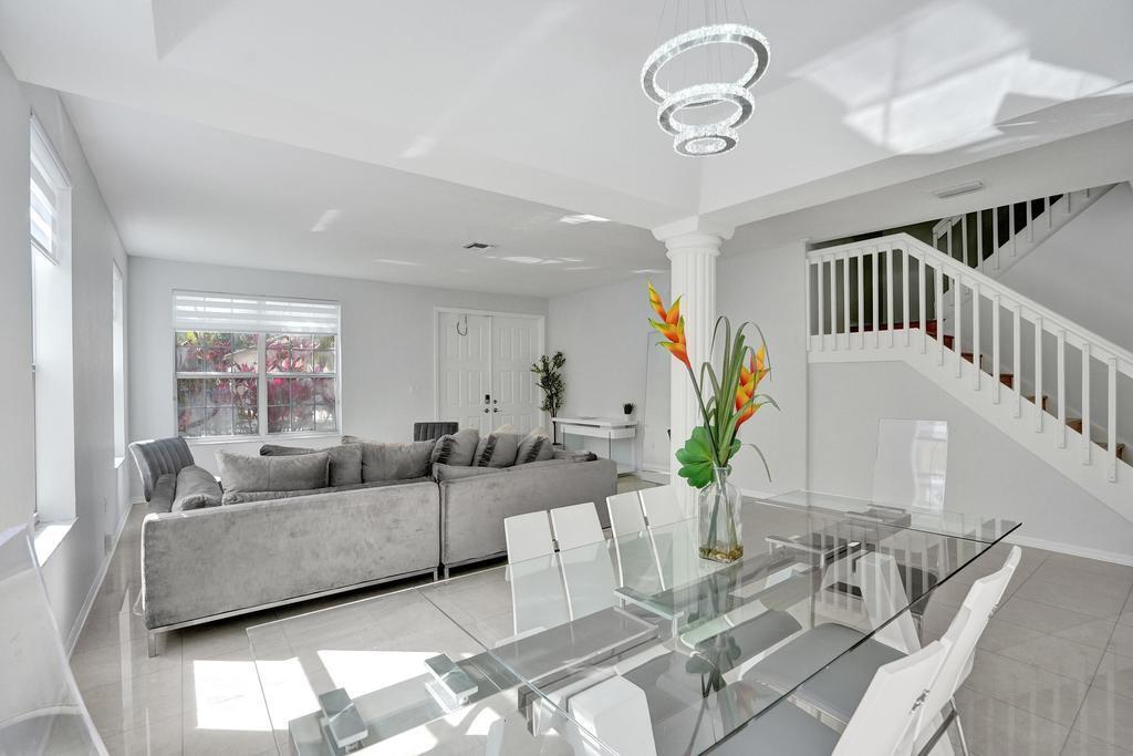 SAPPHIRE POINTE - DIAMOND LAKE - Residential