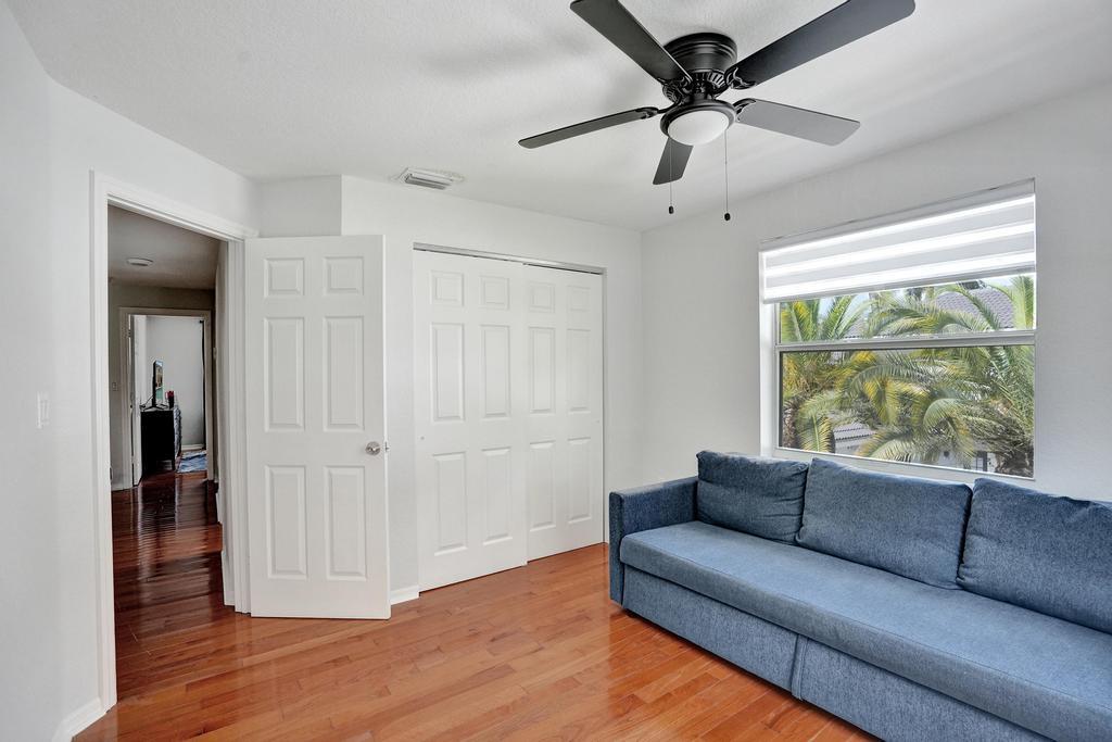 SAPPHIRE POINTE - DIAMOND LAKE - Residential