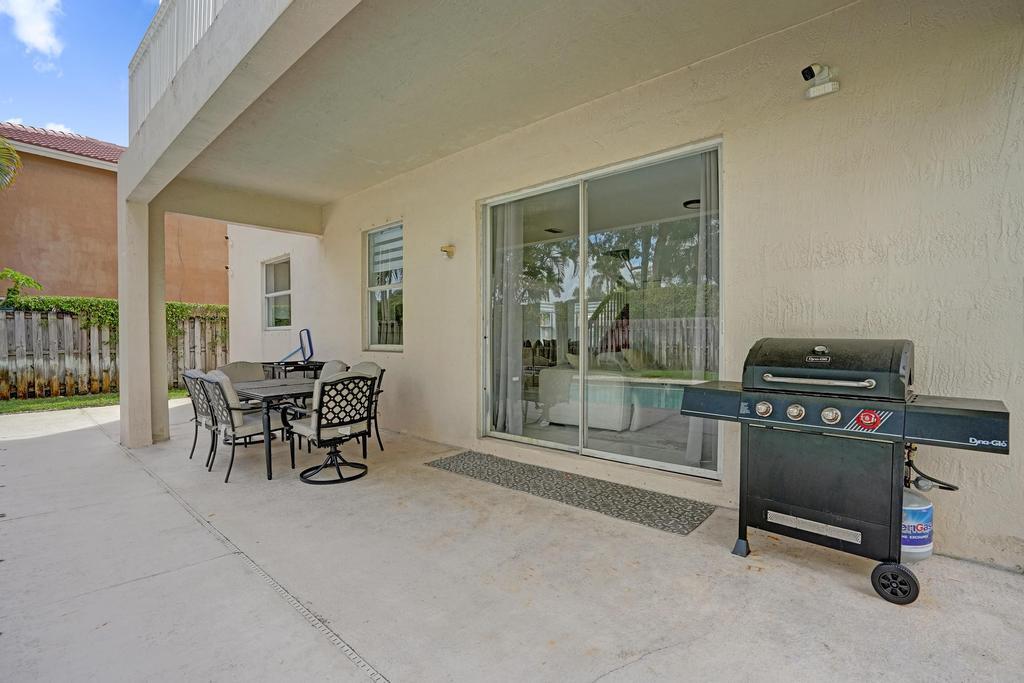 SAPPHIRE POINTE - DIAMOND LAKE - Residential