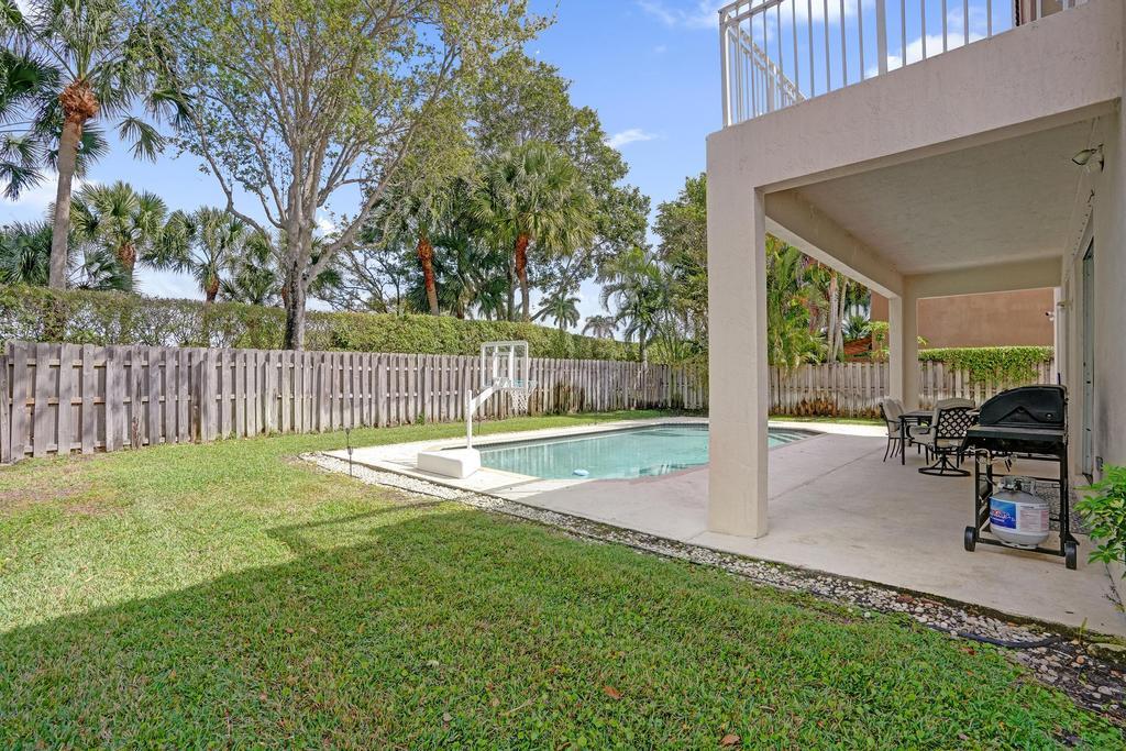 SAPPHIRE POINTE - DIAMOND LAKE - Residential