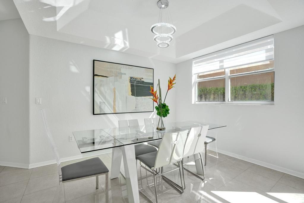 SAPPHIRE POINTE - DIAMOND LAKE - Residential