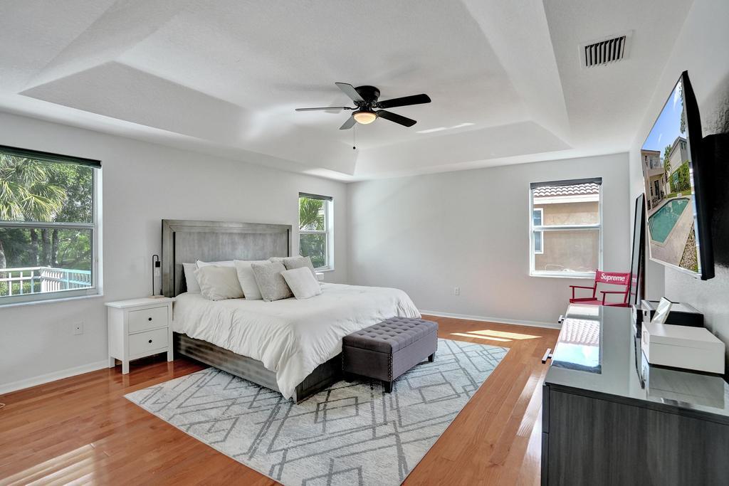 SAPPHIRE POINTE - DIAMOND LAKE - Residential