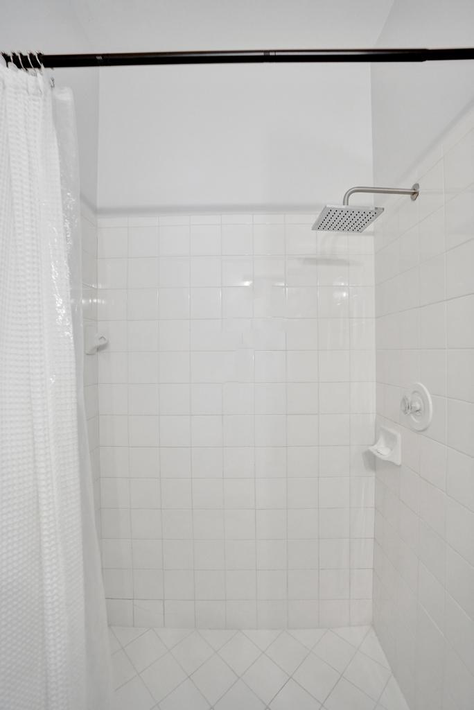 SAPPHIRE POINTE - DIAMOND LAKE - Residential