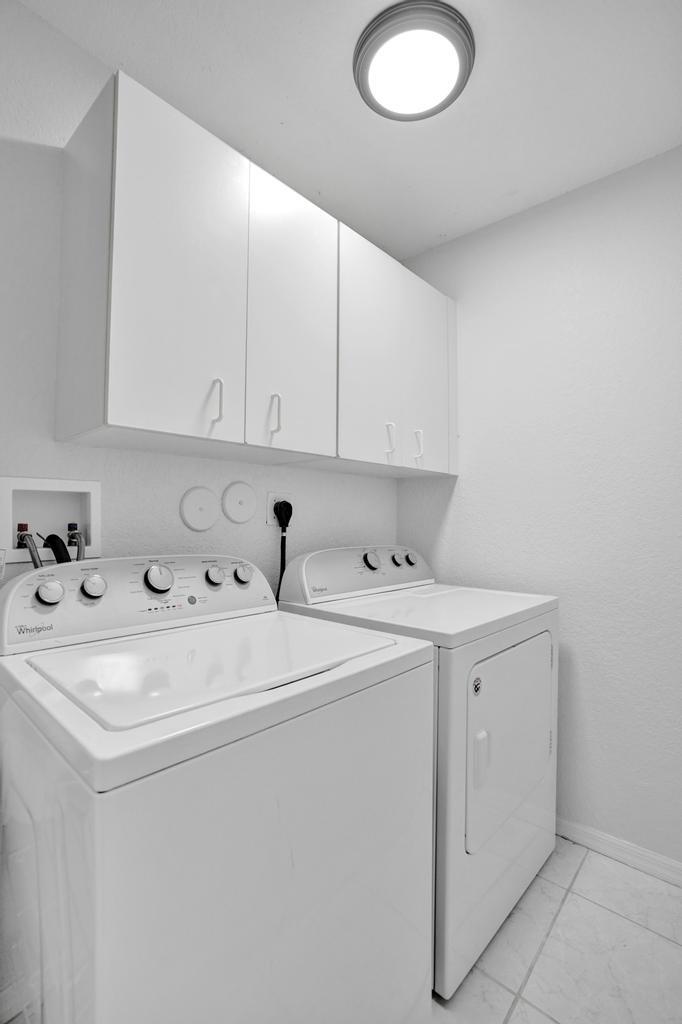 SAPPHIRE POINTE - DIAMOND LAKE - Residential