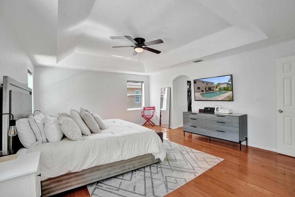 SAPPHIRE POINTE - DIAMOND LAKE - Residential