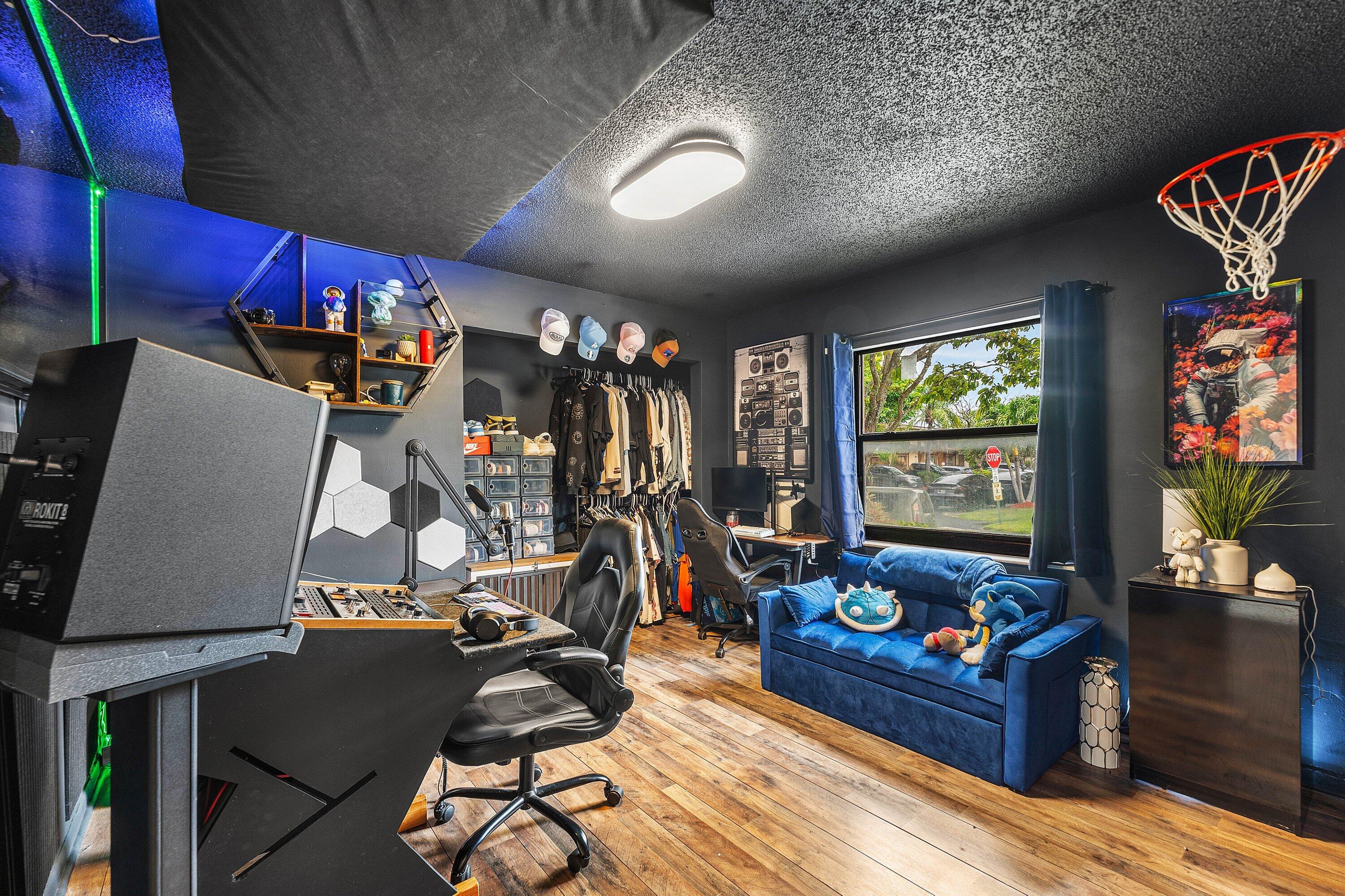 SUNRISE GOLF VILLAGE NORTH - Residential