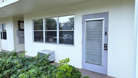 253 Newport P Deerfield Beach FL 33442