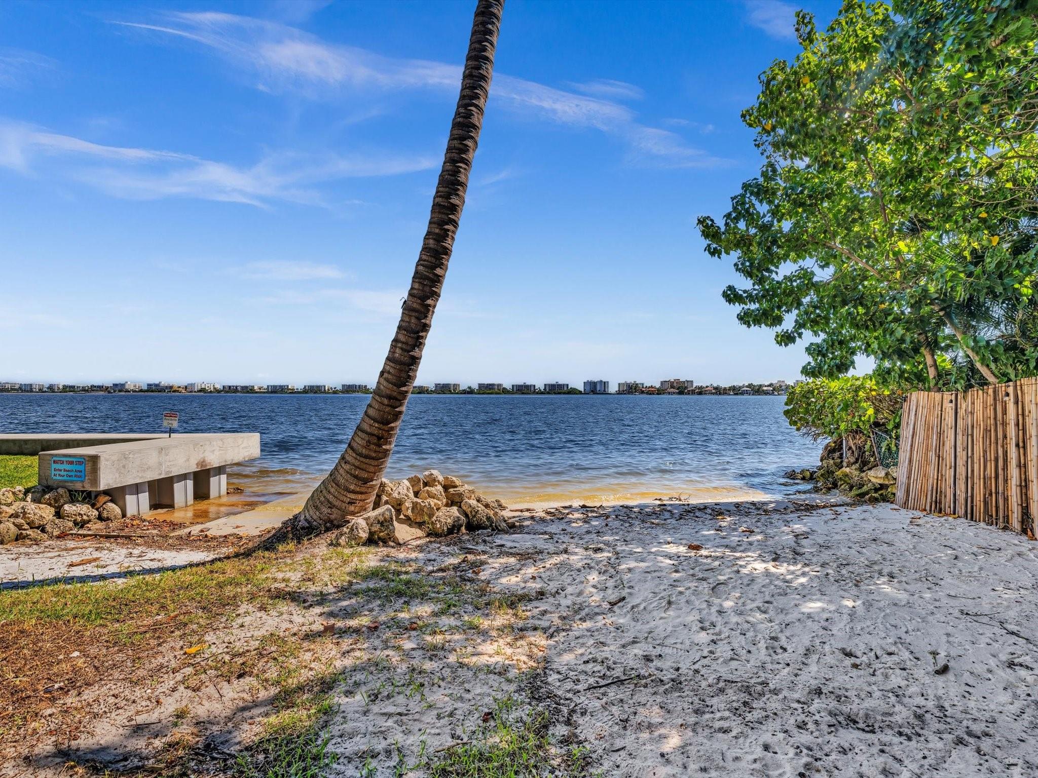 PALM LAKE 1 CONDO - Residential