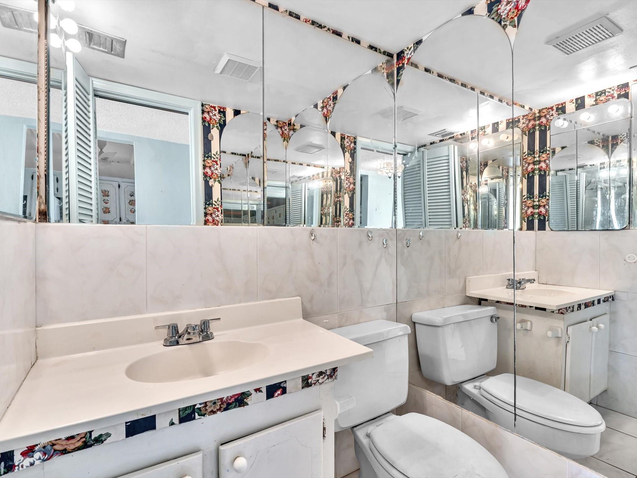 PALM LAKE 1 CONDO - Residential