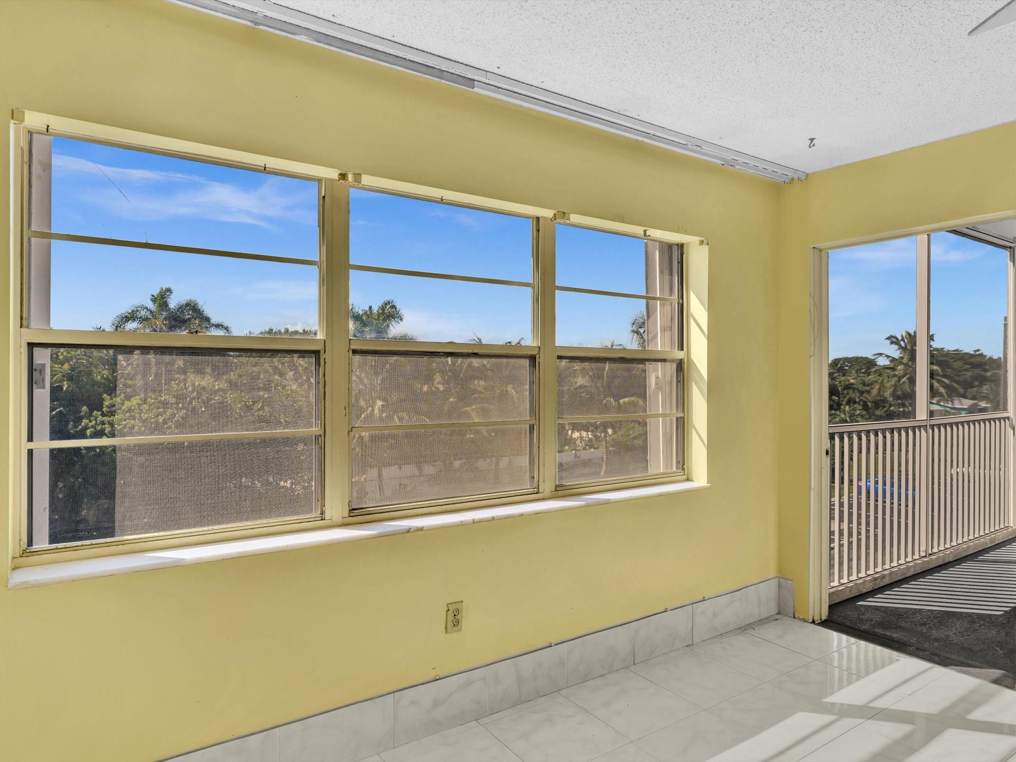 PALM LAKE 1 CONDO - Residential