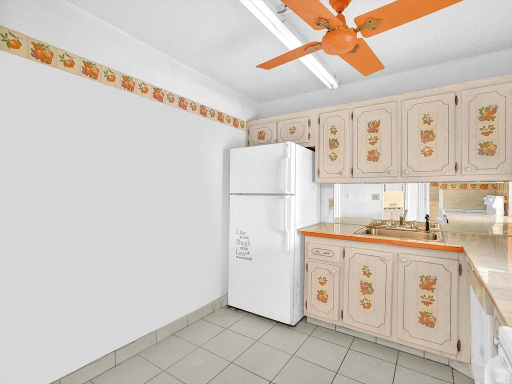 Photo of 1516 S Lakeside Dr #317, Lake Worth Beach, FL 33460 (MLS # F10533909)