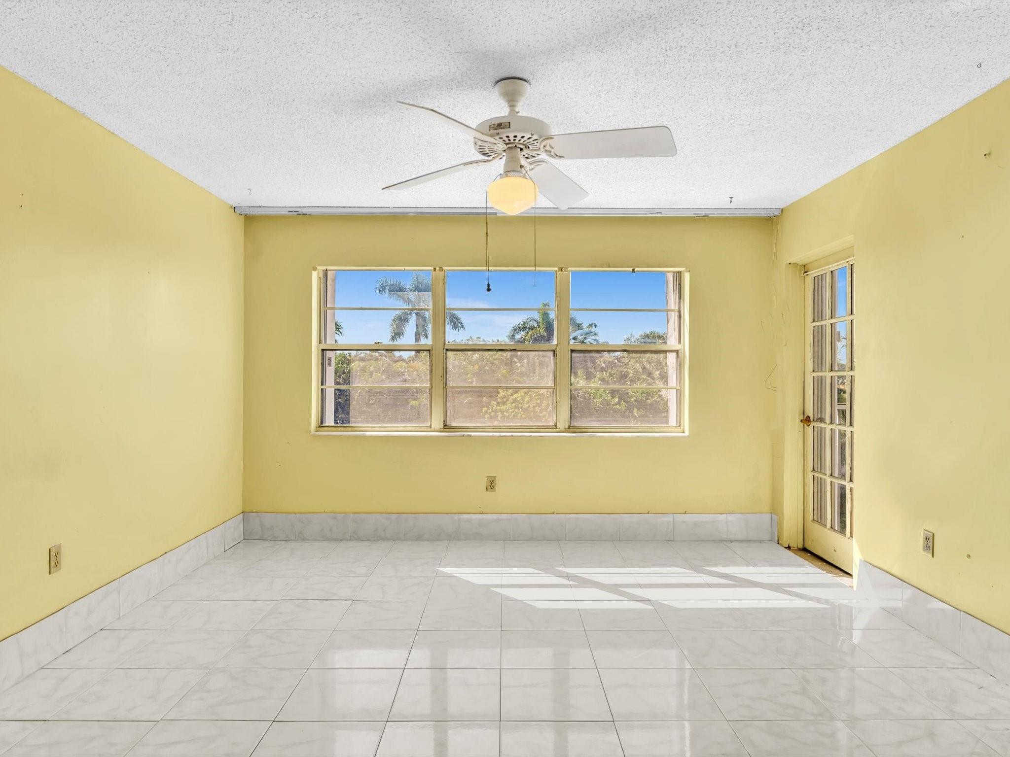 PALM LAKE 1 CONDO - Residential