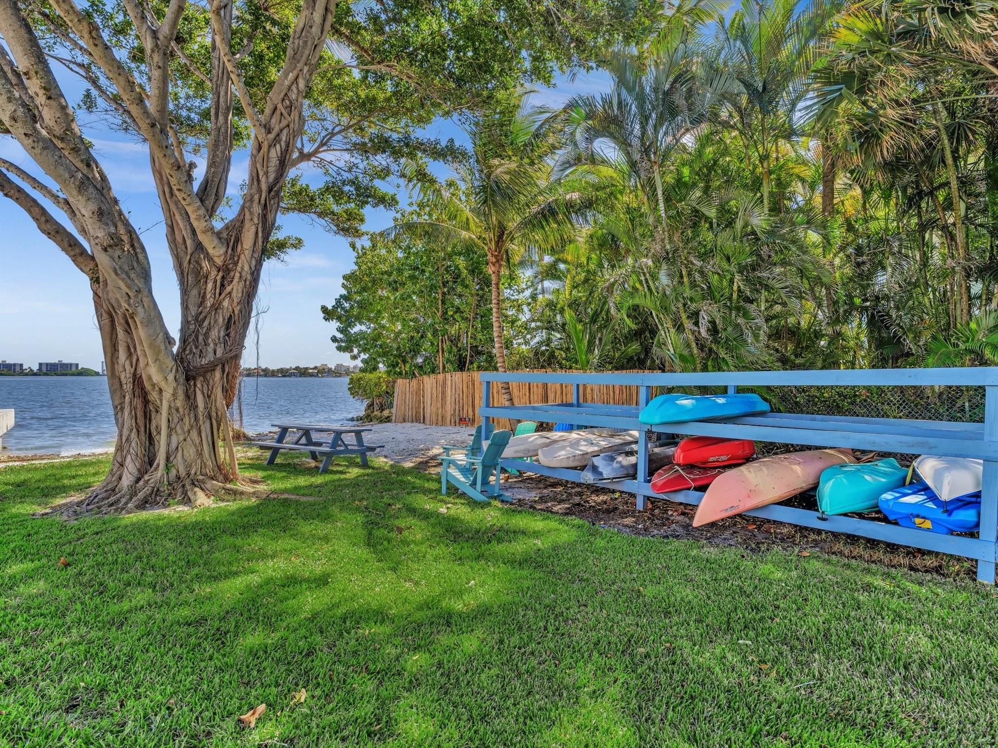 PALM LAKE 1 CONDO - Residential