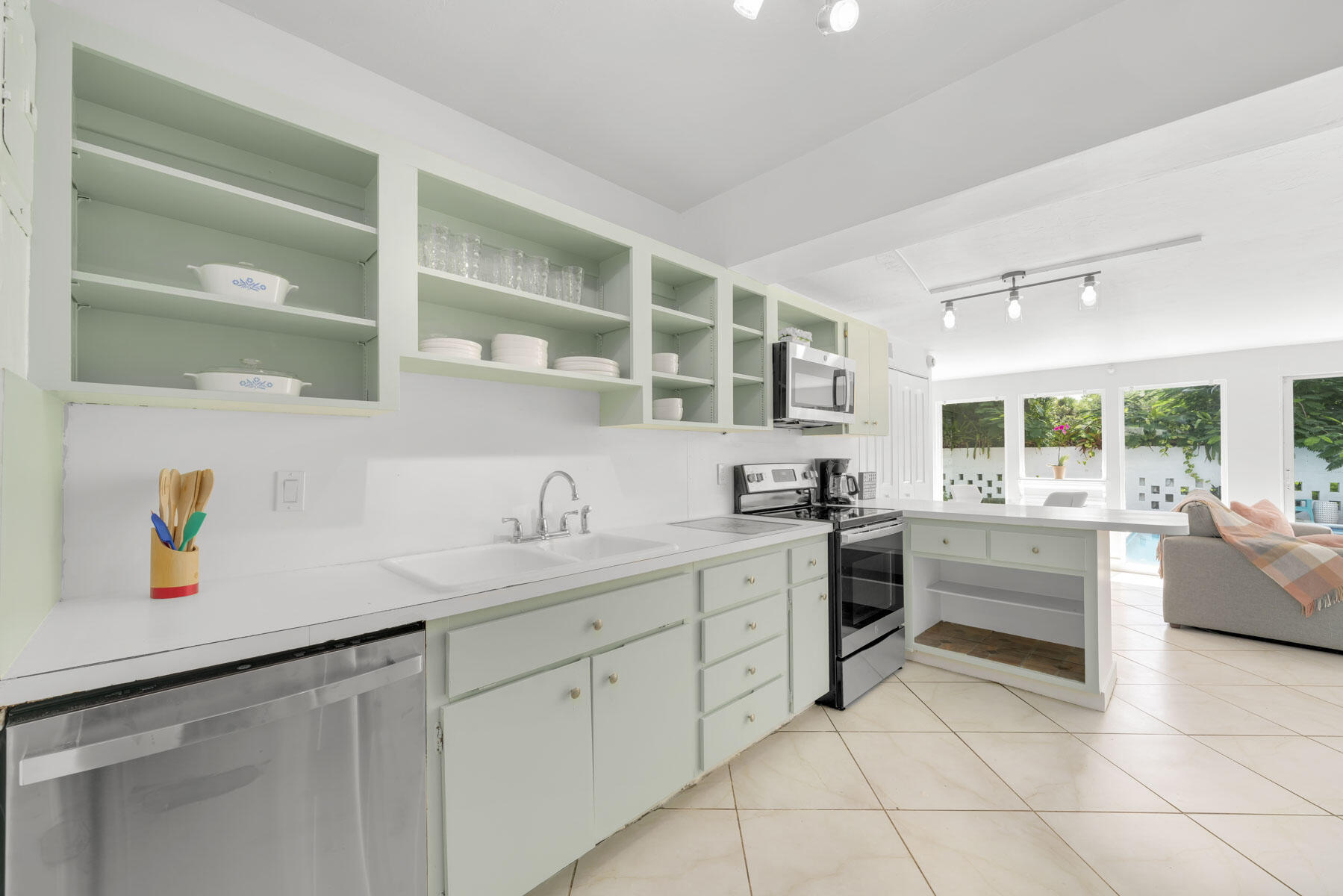 VINIK NO 2 - Residential Lease